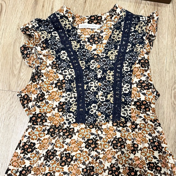 Paper Crane Floral Dress - Picture 2 of 4